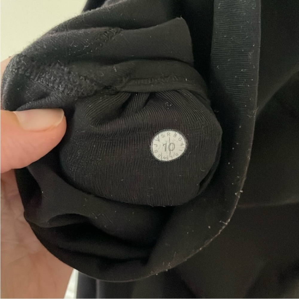 Lululemon Athletica Black Wunder Under Cropped Leggings - Picture 5 of 6